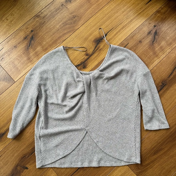 Gentle fawn light knit shirt. - Picture 2 of 3